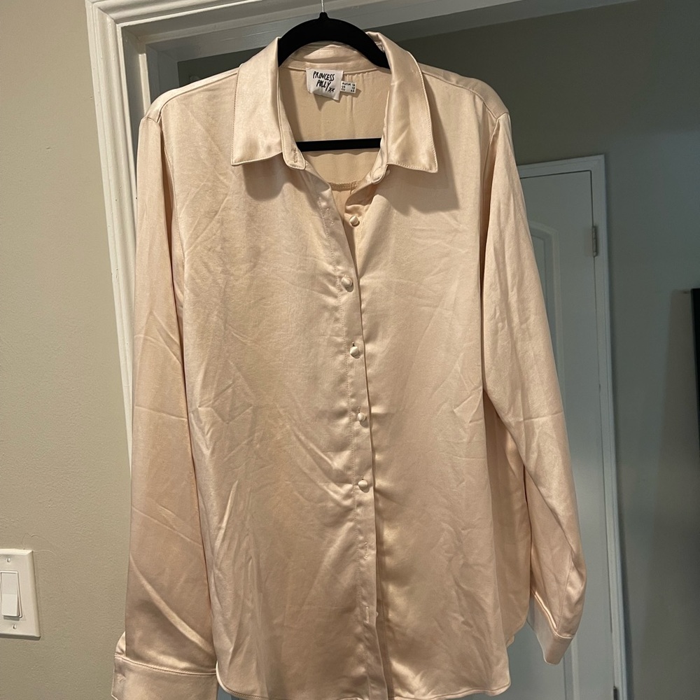 Princess poly size 12 silk button down